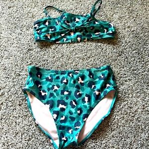 Leopard print. Extra-large in the kids brand is art class.